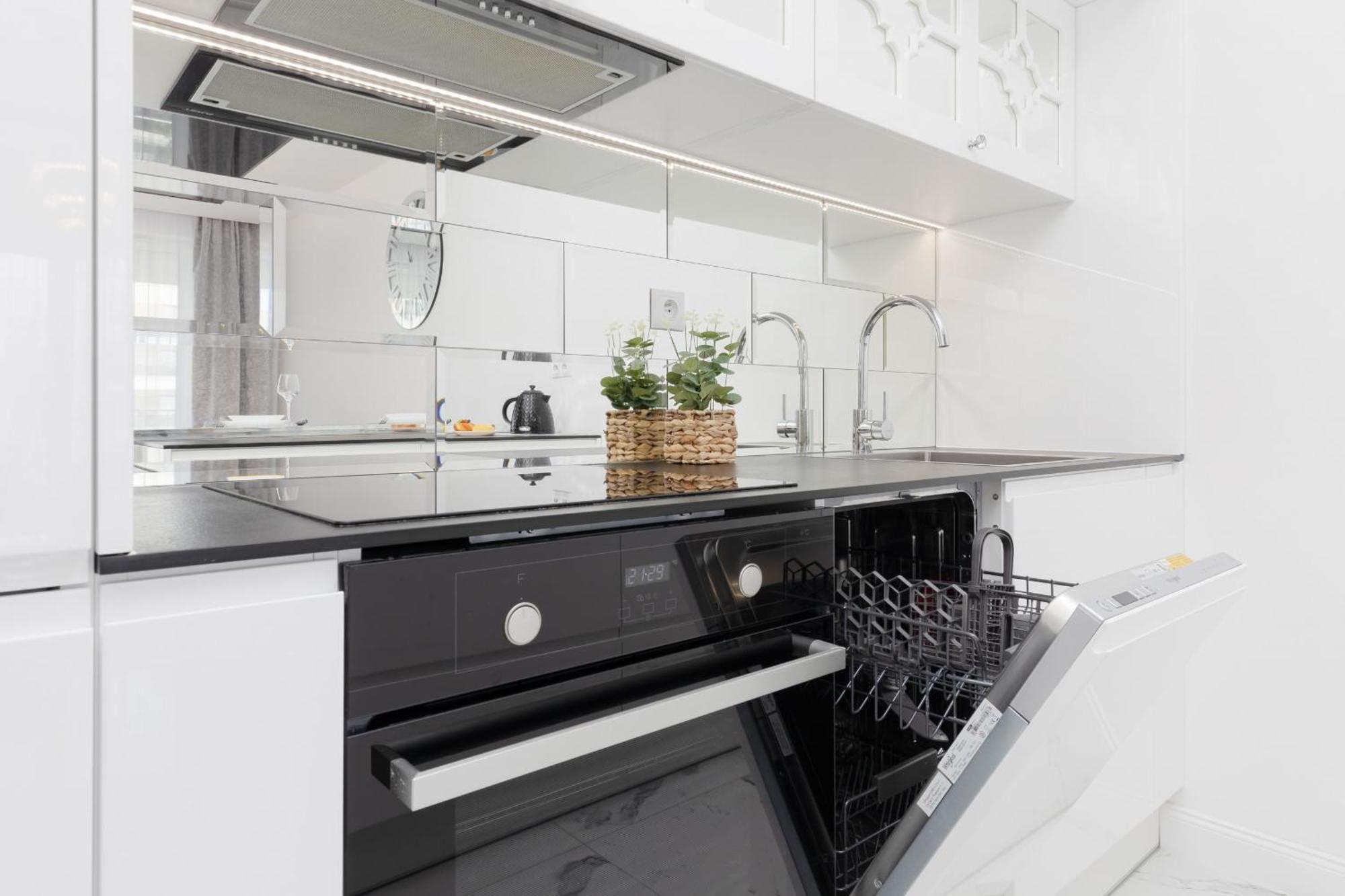 Elegant Apartments With Balcony & Parking Warsaw By Noclegi Renters Zewnętrze zdjęcie